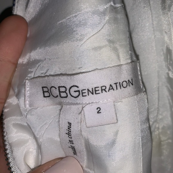 BCBGeneration Size 2 dress white and blue stripe - Picture 7 of 8